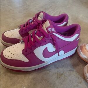 Nike Sneakers in Pink and White